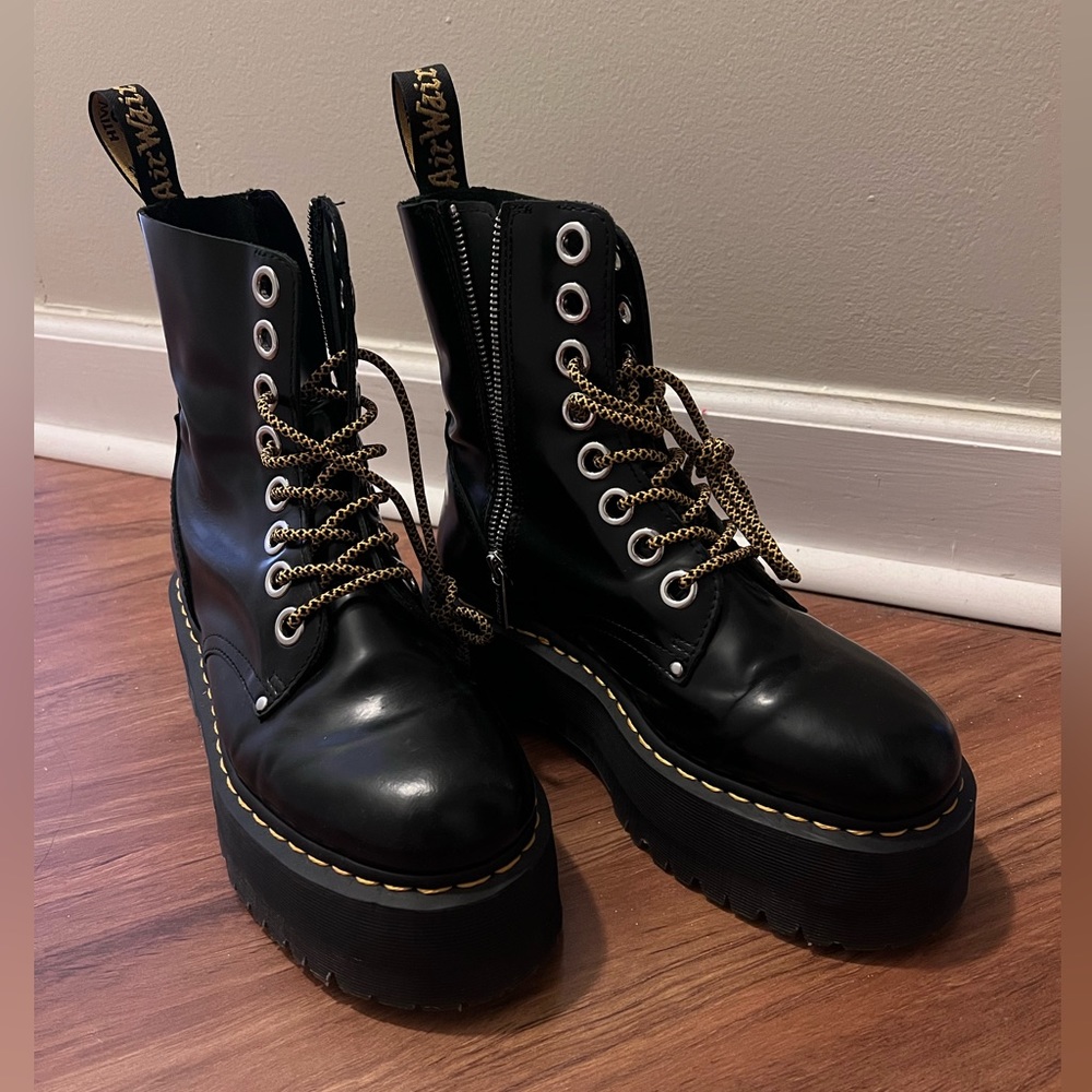 Doc Maartens Jaden Max Hi platforms, size 9
